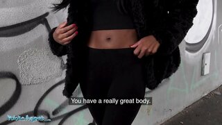 ���ાહેર એજન્ટ યુકે કાળા એશિયા રાય સવારી તેના મોટા રસદાર ગાંડ પર વિશાળ ડિક રોકડ માટે